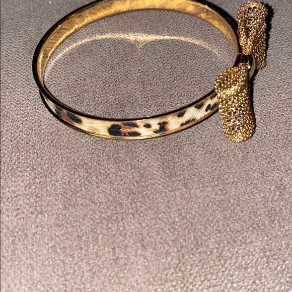 ✨🌻LEOPARD Print and Bow Bangle! - Picture 2 of 3